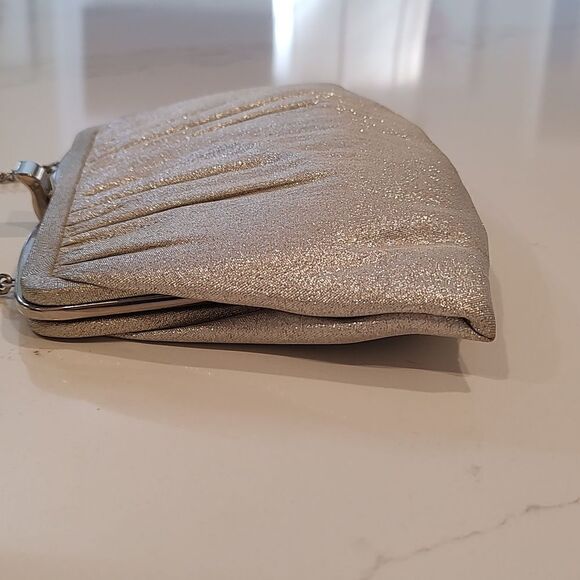 Vintage Ande Special Occasion Clutch/Handbag in Metallic Silver - Picture 5 of 11